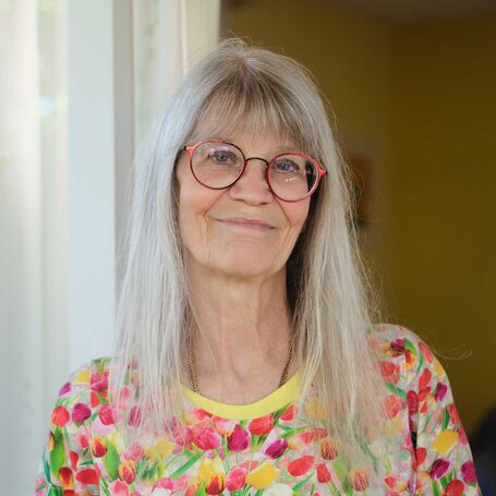 Cornelia Nabel in ihren Räumen für astrologische Beratung in Schorndorf